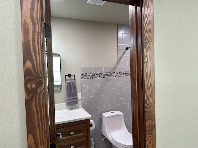 324 Quapaw Rd, Bismarck, AR 71929 - bathroom featuring vanity and tile walls