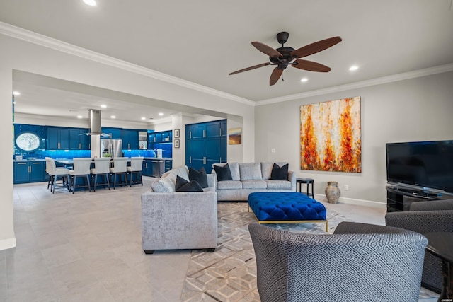244 Bayou Pt Unit 401-B, Hot Springs, AR 71913 - living area featuring crown molding, recessed lighting, ceiling fan, baseboards, and bar area