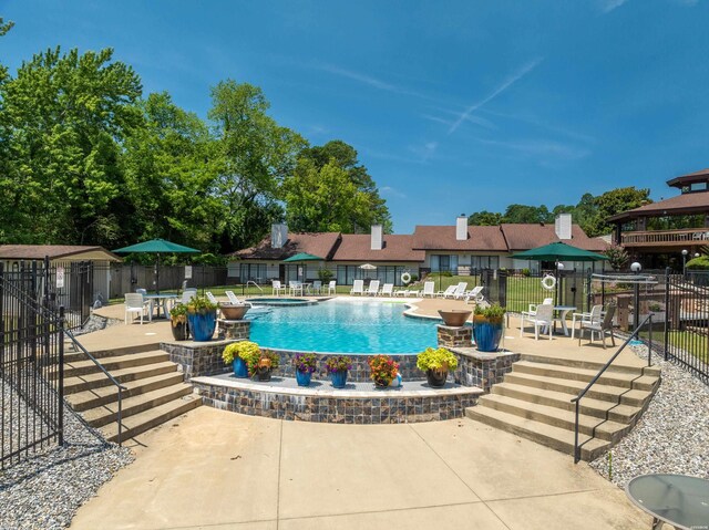 5371 Central Ave Unit 5H, Hot Springs, AR 71913 - community pool with a patio
