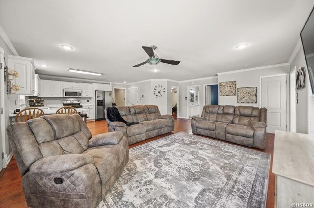 136 Ami Jo Dr, Hot Springs, AR 71913 - living area with ceiling fan, wood finished floors, recessed lighting, crown molding, and baseboards