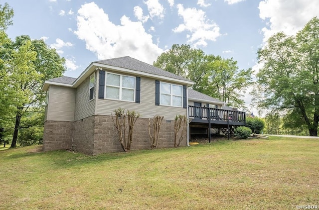 136 Ami Jo Dr, Hot Springs, AR 71913 - back of property featuring a deck, a lawn, and a shingled roof