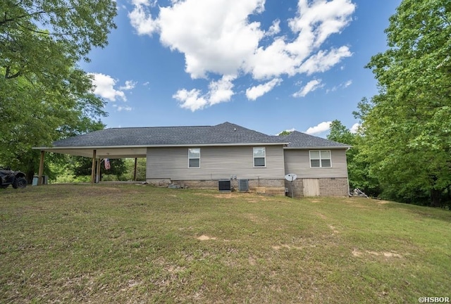 136 Ami Jo Dr, Hot Springs, AR 71913 - rear view of property with a lawn, an attached carport, and roof with shingles