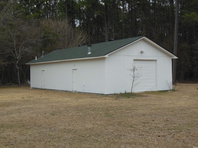 view of detached garage