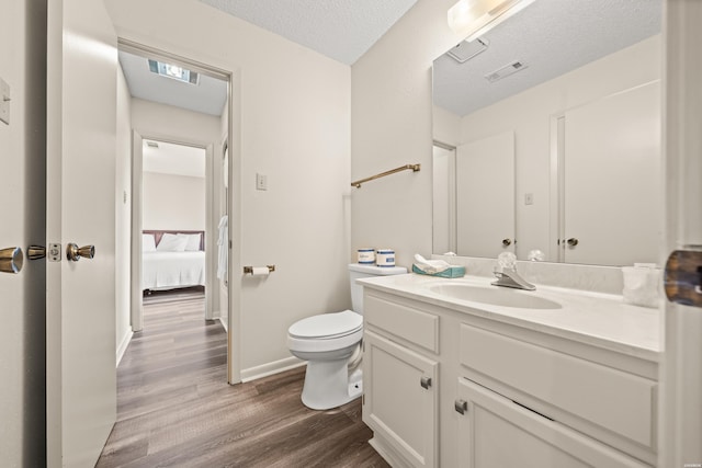 5371 Central Ave Unit 5L, Hot Springs, AR 71913 - bathroom featuring wood finished floors and vanity