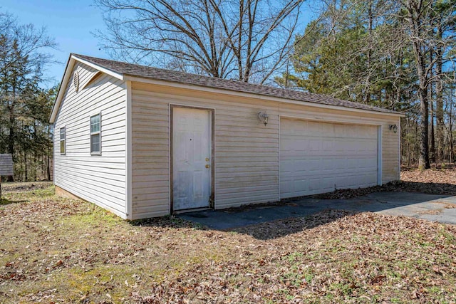 view of detached garage