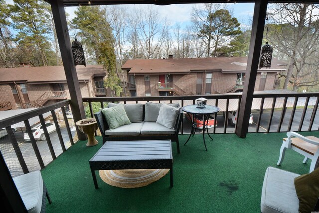 balcony featuring an outdoor hangout area