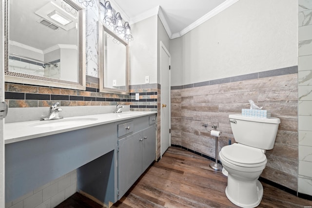 1204 Marion Anderson Rd, Hot Springs, AR 71913 - full bathroom featuring tile walls, a sink, crown molding, and wood finished floors