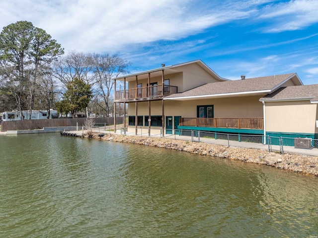 133 Treasure Isle Rd, Hot Springs, AR 71913 - rear view of property with a water view, a balcony, and fence private yard