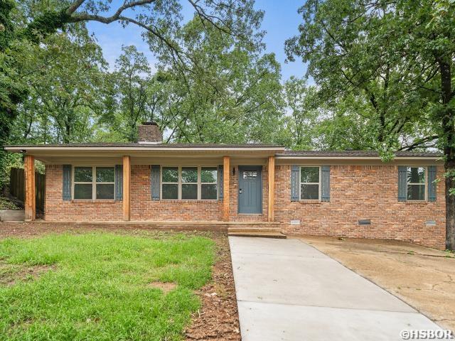 101 Southern Hills Dr, Hot Springs, AR 71913 - ranch-style house with brick siding, a chimney, and crawl space