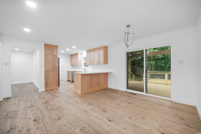 101 Southern Hills Dr, Hot Springs, AR 71913 - kitchen with light brown cabinets, recessed lighting, a peninsula, light wood finished floors, and light countertops