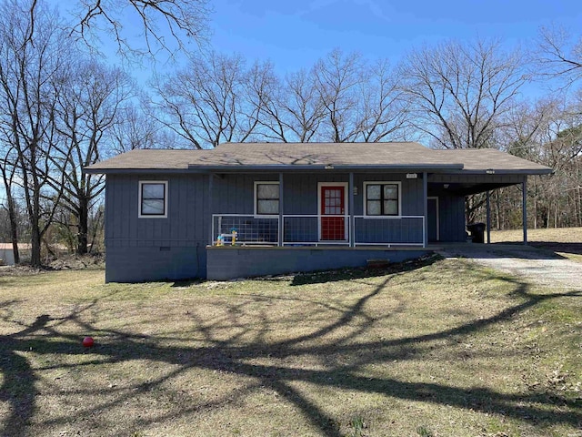 view of front facade featuring covered porch, driveway, crawl space, a carport, and a front lawn