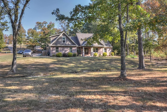 view of front facade with a front yard