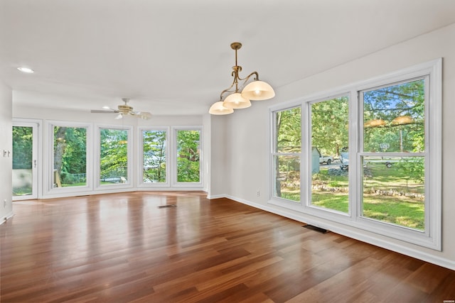 512 Beachview Cir, Hot Springs, AR 71913 - empty room with wood finished floors, ceiling fan, and recessed lighting