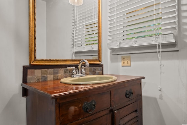 512 Beachview Cir, Hot Springs, AR 71913 - bathroom with vanity