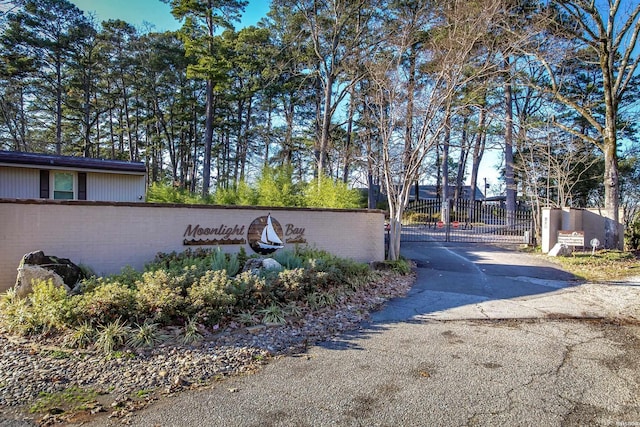 exterior space featuring a gate and fence