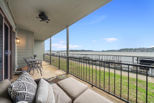 balcony with ceiling fan