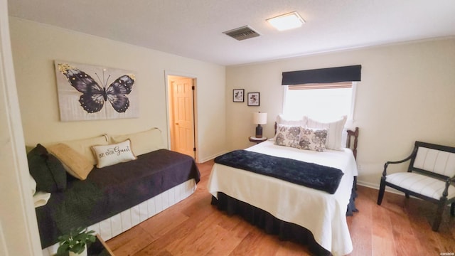 338 Sunset Bay Rd, Hot Springs, AR 71913 - bedroom featuring wood finished floors