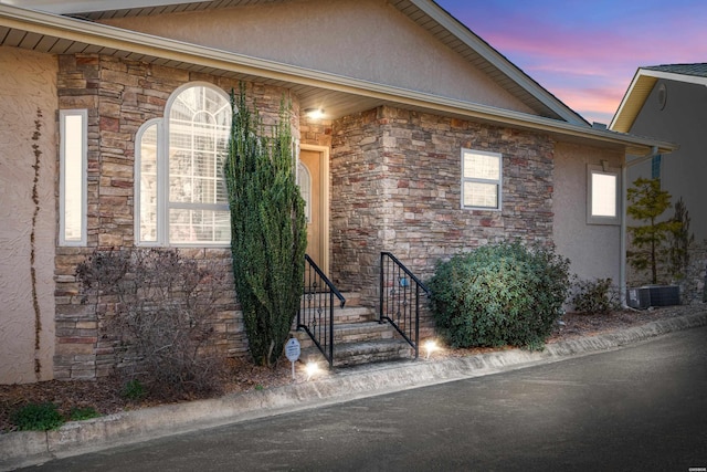 view of front of property with stucco siding