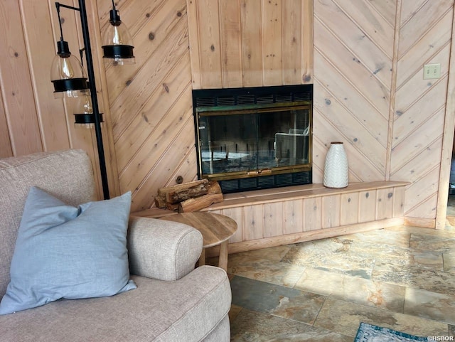 280 Overview Cir, Hot Springs, AR 71913 - detailed view of wooden walls