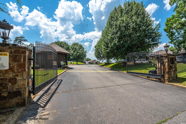 200 Hamilton Oaks Dr Unit N-1, Hot Springs, AR 71913 - view of street with street lighting and a gate