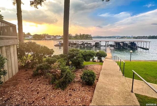 200 Hamilton Oaks Dr Unit J-2, Hot Springs, AR 71913 - dock area with a water view and a lawn