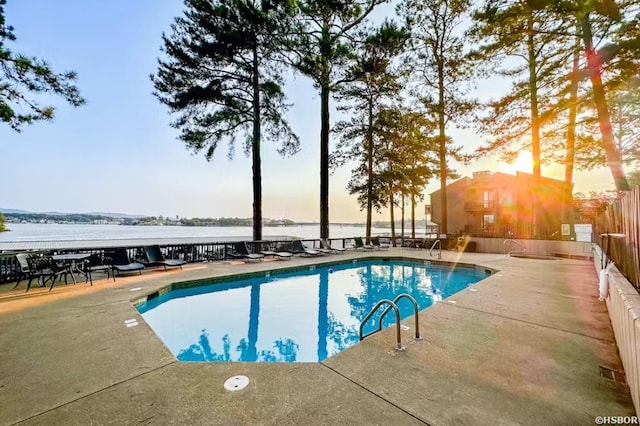200 Hamilton Oaks Dr Unit J-2, Hot Springs, AR 71913 - community pool featuring a patio and a water view