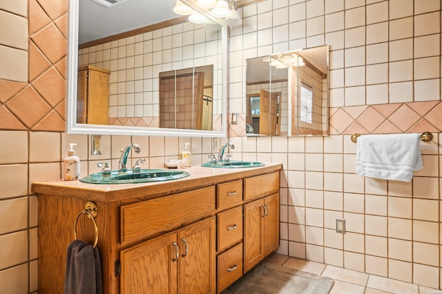 120 Butler Ln, Hot Springs, AR 71913 - full bath featuring a sink and tile walls