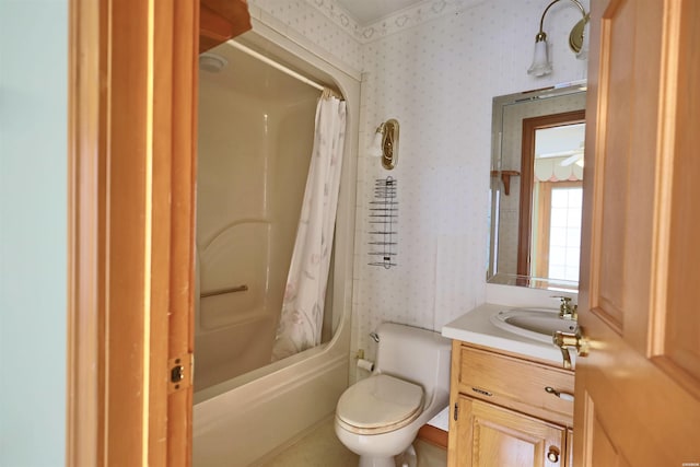 81 End Of Trail Rd, Mount Ida, AR 71957 - full bath featuring wallpapered walls, vanity, toilet, and shower / bathtub combination with curtain
