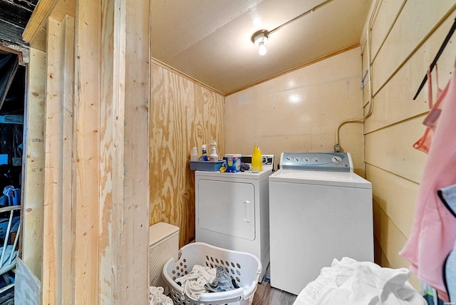1638 Thornton Fry, Hot Springs, AR 71913 - clothes washing area featuring separate washer and dryer