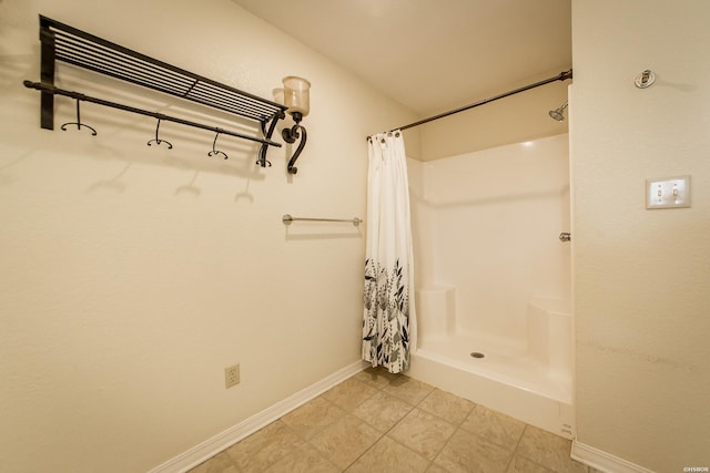 261 Pin Oak Dr, Bismarck, AR 71929 - bathroom featuring a shower with curtain
