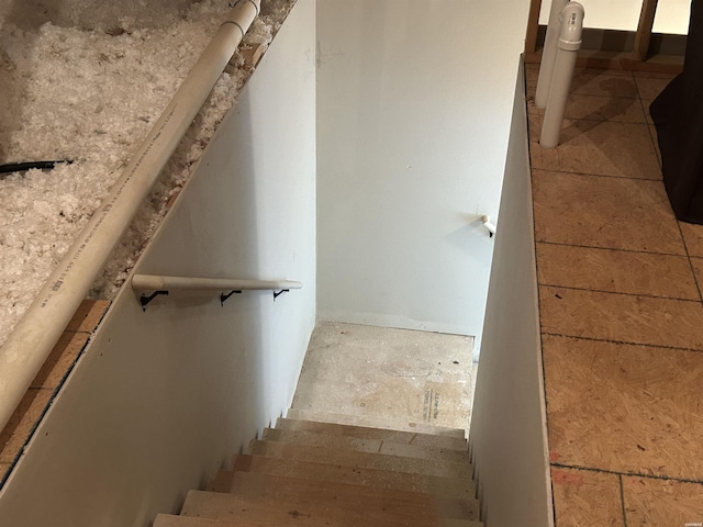 135 Callaway Cir, Hot Springs, AR 71913 - view of staircase