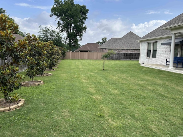 135 Callaway Cir, Hot Springs, AR 71913 - view of yard featuring a patio area
