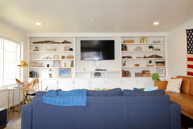 189 Bayshore Cv, Hot Springs, AR 71913 - living area featuring built in shelves, wood finished floors, and recessed lighting