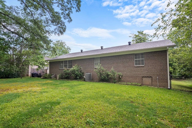 206 Shawnee St, Hot Springs, AR 71901 - view of side of home with central air condition unit and brick siding