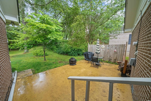206 Shawnee St, Hot Springs, AR 71901 - view of yard featuring a patio