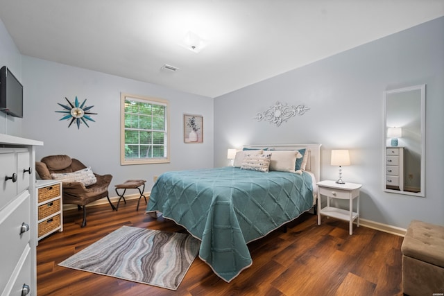 206 Shawnee St, Hot Springs, AR 71901 - bedroom featuring wood finished floors and baseboards