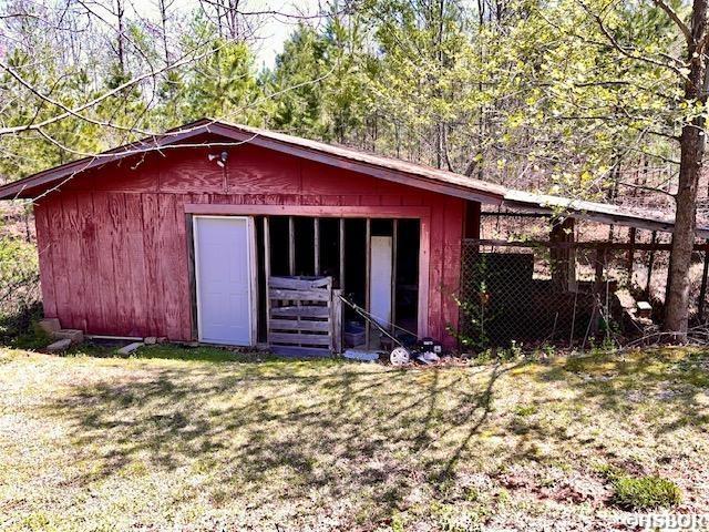 906 Surrey Rd, Hot Springs, AR 71909 - view of outbuilding with an outdoor structure