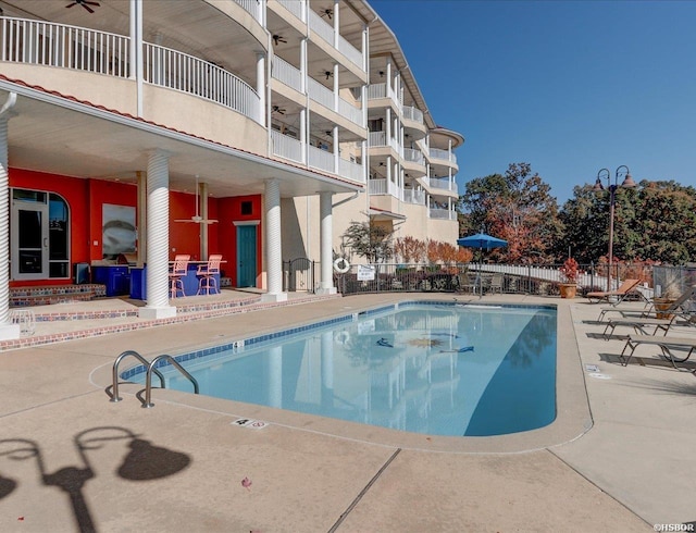 130 Grand Isle Dr Unit 3F, Hot Springs, AR 71913 - community pool with a patio area