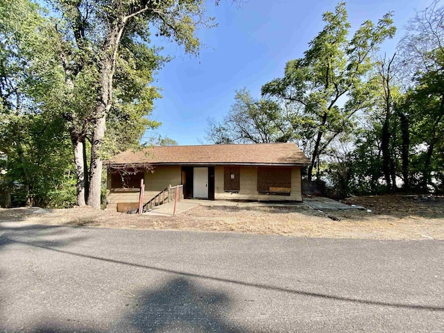 view of front of property