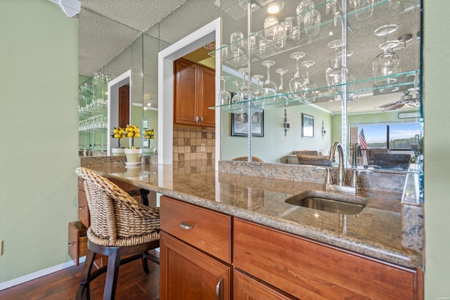 310 Kleinshore Rd Unit C9, Hot Springs, AR 71913 - bar with dark wood finished floors and decorative backsplash
