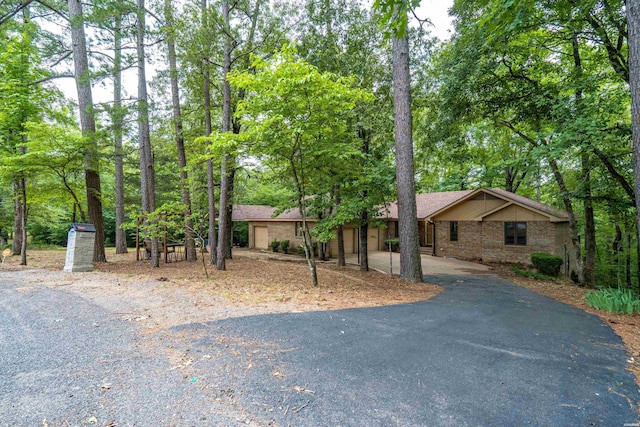 111 Black Oak Ct, Hot Springs, AR 71913 - view of front of house featuring asphalt driveway and brick siding