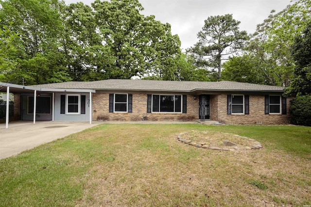 301 Riley St, Hot Springs, AR 71901 - ranch-style home with driveway, roof with shingles, a front lawn, and brick siding