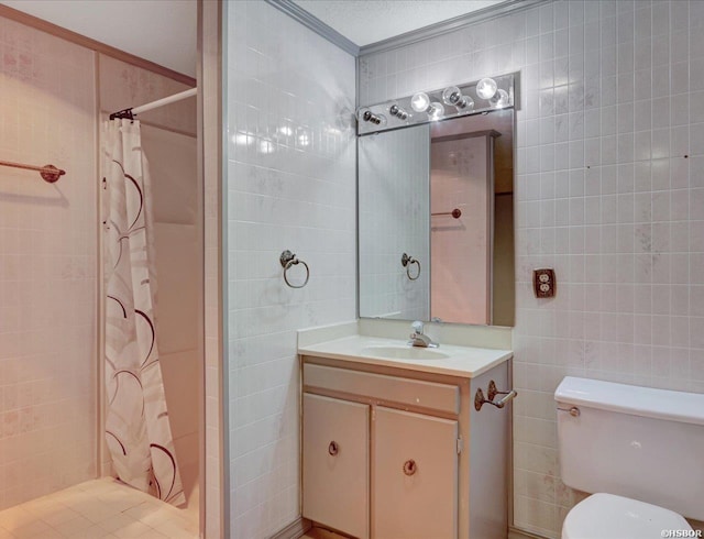 509 Belvedere Dr Unit B4, Hot Springs, AR 71901 - full bath featuring tile walls, ornamental molding, a tile shower, vanity, and toilet