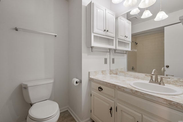 12 Beldoir Ct Unit 12, Hot Springs, AR 71901 - bathroom with vanity, a shower, and a chandelier