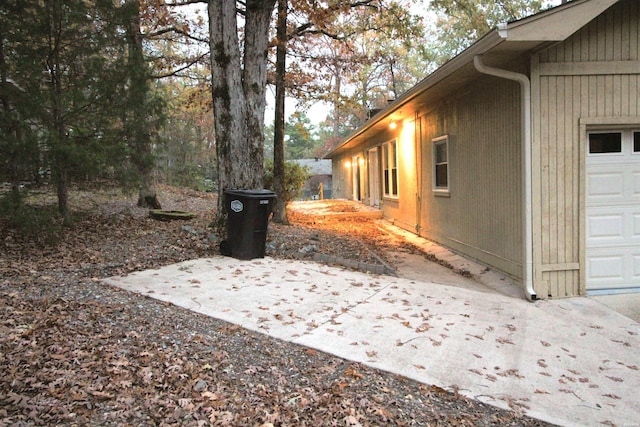 1 Alora Ln, Hot Springs Village, AR 71909 - view of home's exterior with a garage