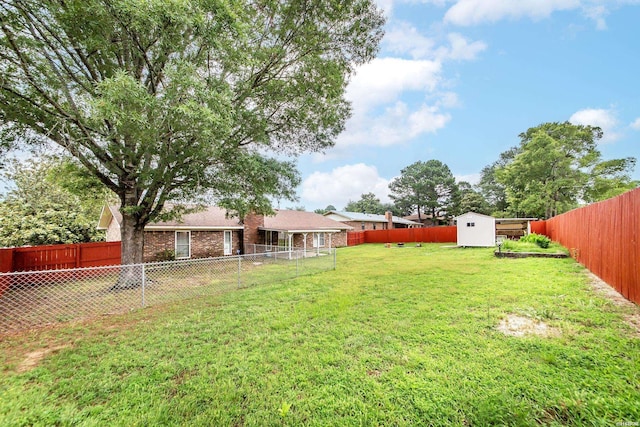 221 San Juan Dr, Hot Springs, AR 71913 - fenced backyard with a storage unit