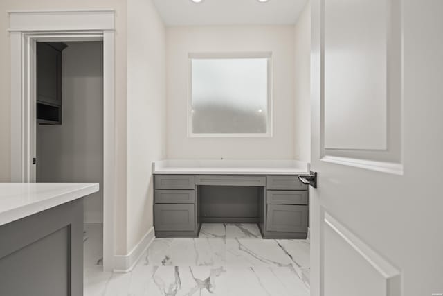 135 Ridgeway Pl, Hot Springs, AR 71901 - bathroom with marble look tiles, vanity, baseboards, and recessed lighting