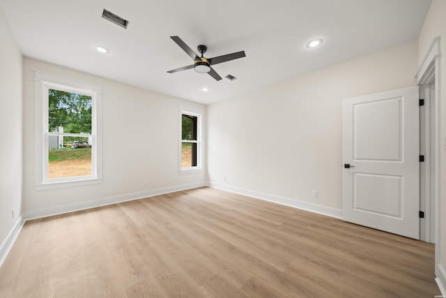 135 Ridgeway Pl, Hot Springs, AR 71901 - unfurnished room with light wood-style flooring, a ceiling fan, recessed lighting, and baseboards