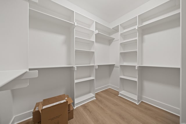 135 Ridgeway Pl, Hot Springs, AR 71901 - walk in closet featuring wood finished floors