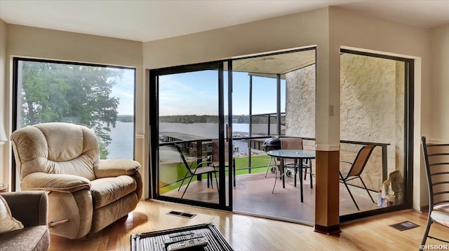 270 Lake Hamilton Dr Unit D6, Hot Springs, AR 71913 - sunroom with a water view